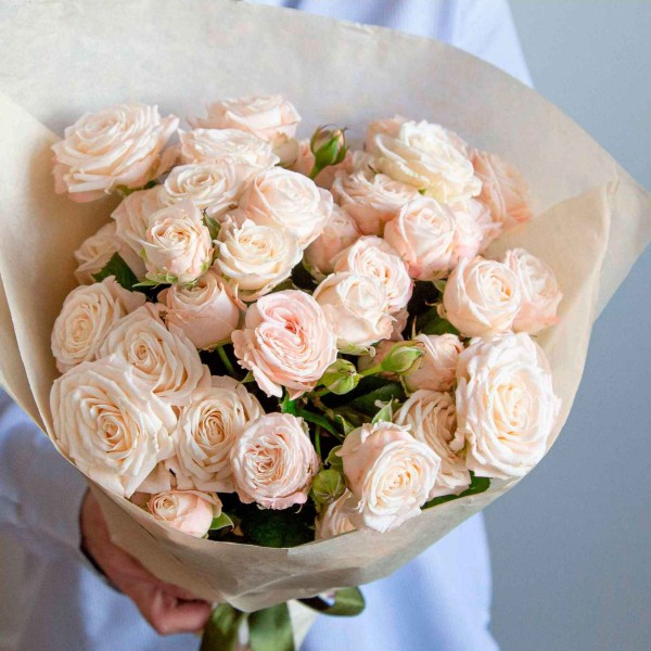 Букет 11 бежевых кустовых роз