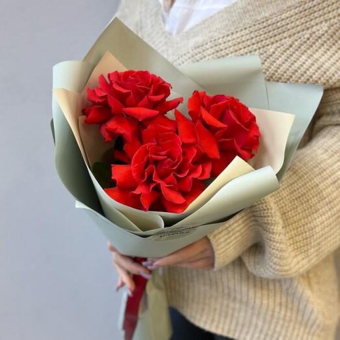 Букет 3 алые розы