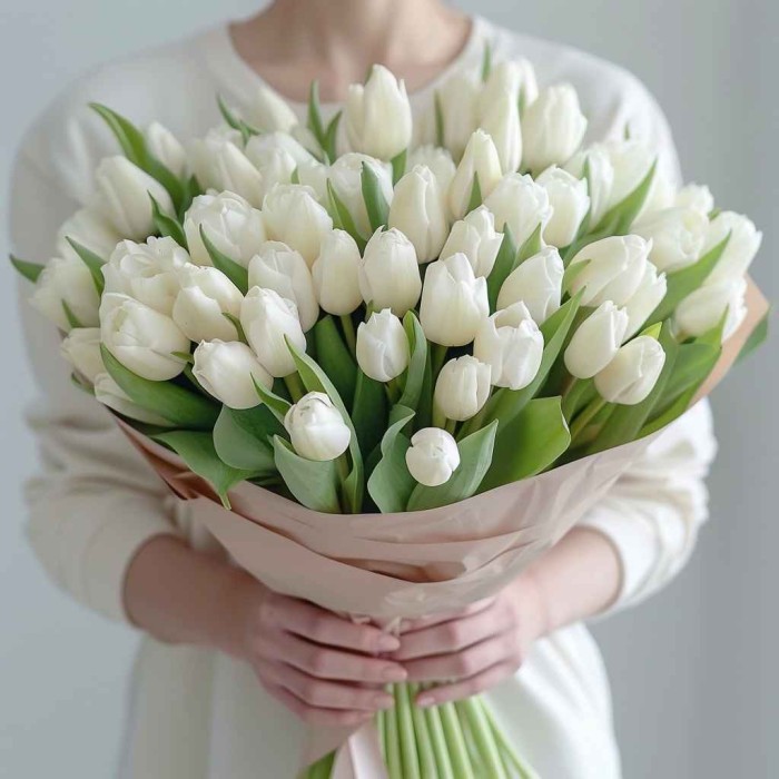 Букет 50 белых тюльпанов