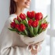 Букет 13 красных тюльпанов