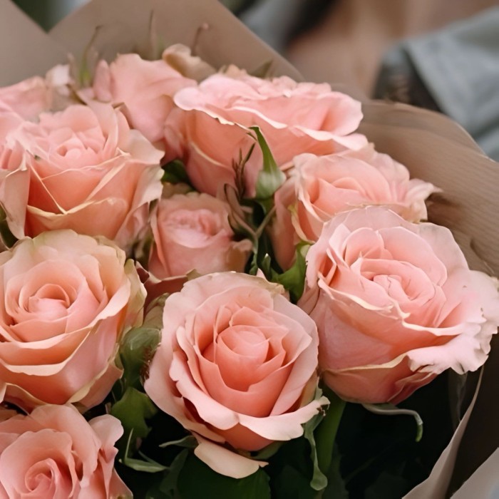 Букет 13 роз Кения