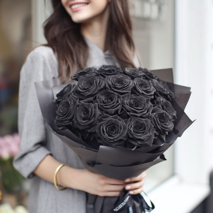 Букет 17 черных роз
