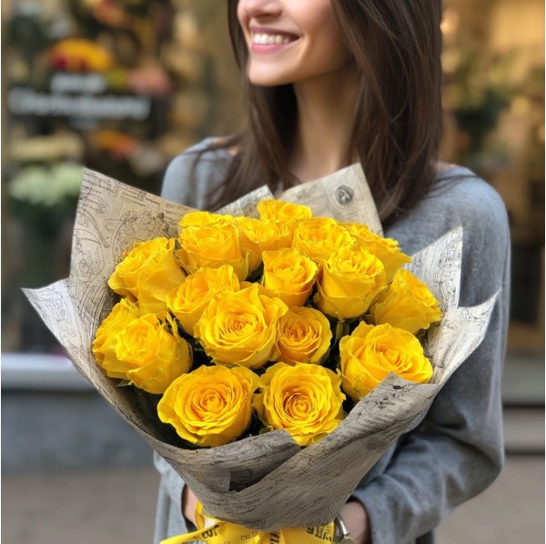 Букет из 17 желтых роз