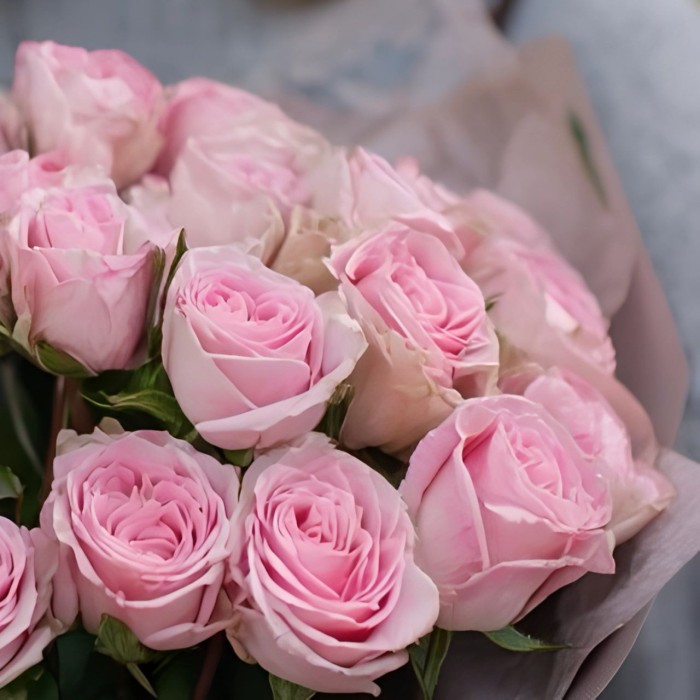 Букет 19 роз Кения