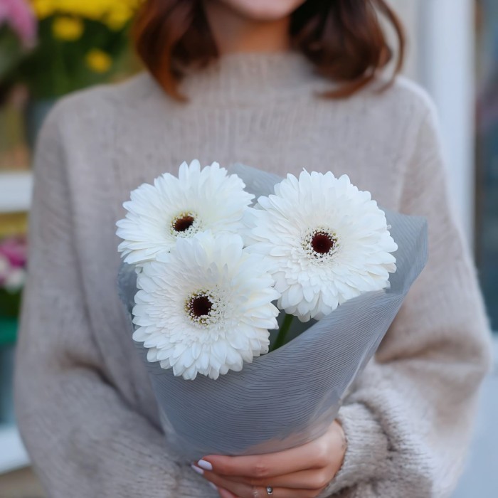 Букет 3 белые герберы