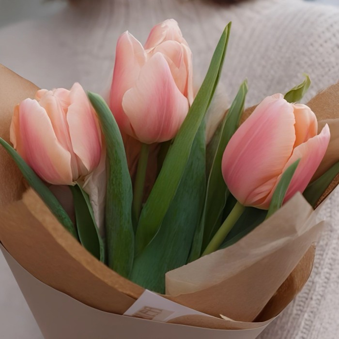 Букет 3 розовых тюльпана