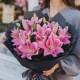 Букет 5 розовых лилий