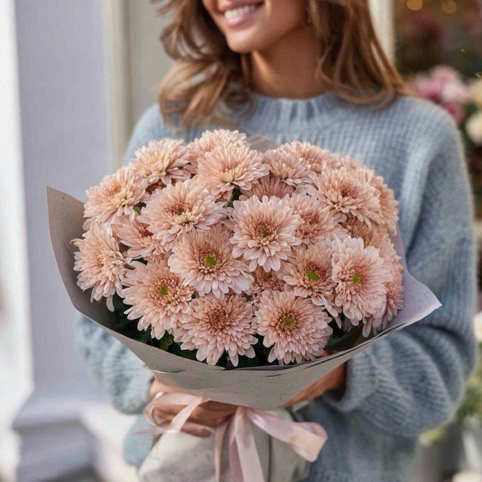 Букет 7 бежевых кустовых хризантем