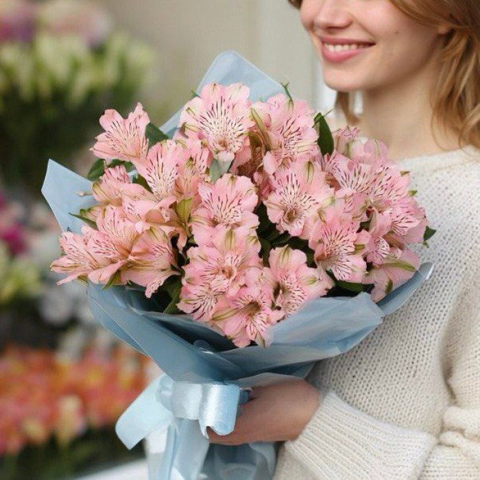 Букет 7 розовых альстромерий