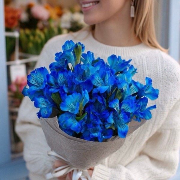 7 синих альстромерий