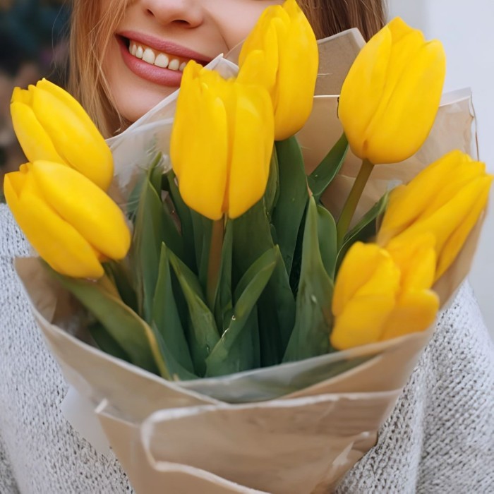 Букет 7 желтых тюльпанов