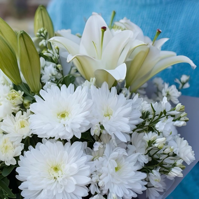 Букет из лилий и хризантем
