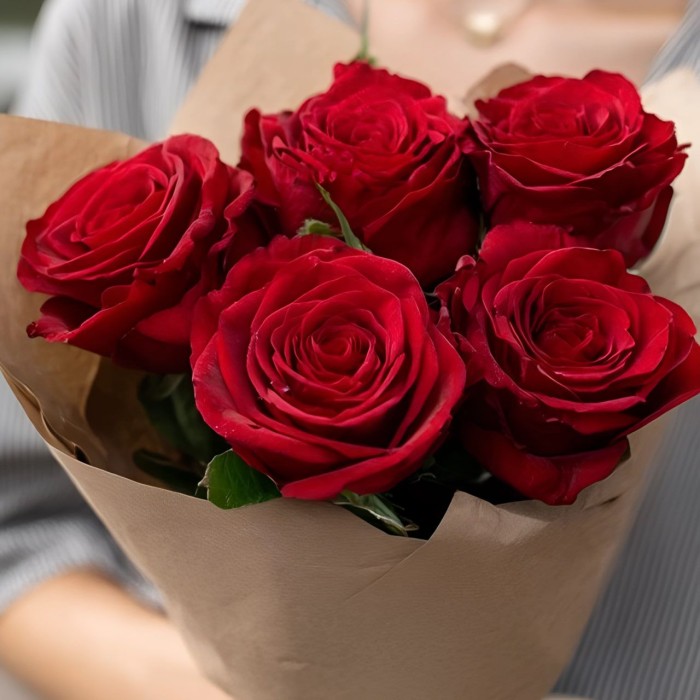 Букет пять роз Эквадор