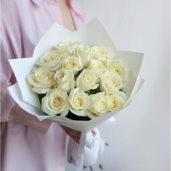 14 белых роз