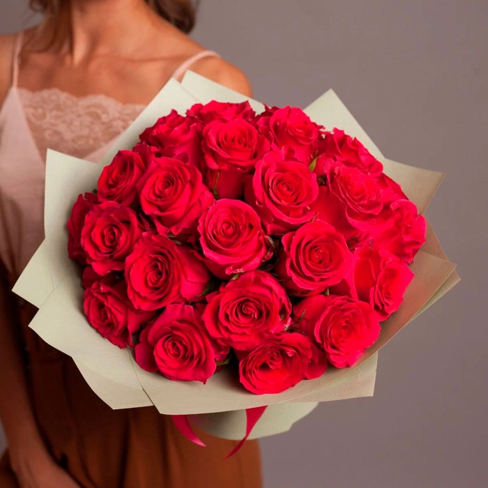 Букет 23 розы ред
