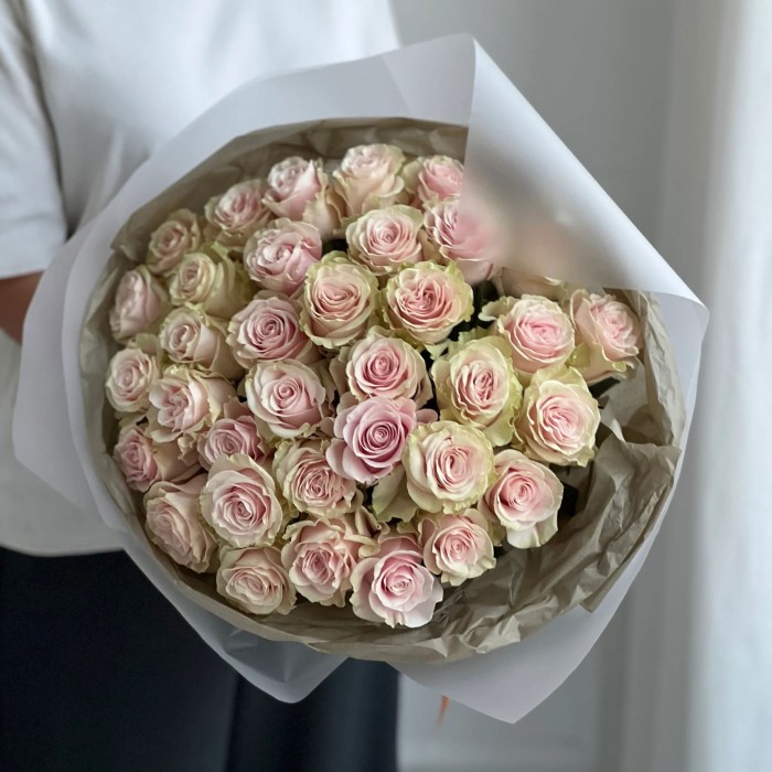 Букет 35 эквадорских роз