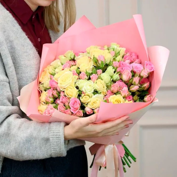 Букет 35 кустовых роз