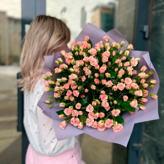 Букет 45 кустовых роз