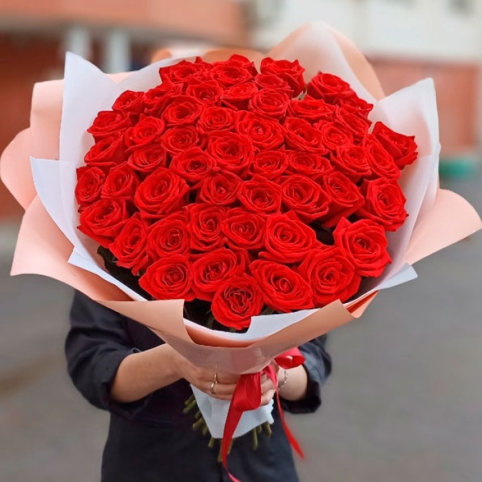 Букет 51 алая роза