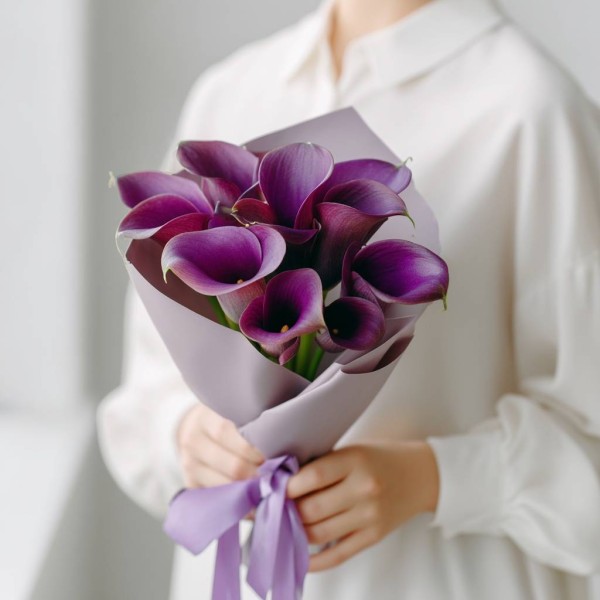 10 фиолетовых калл