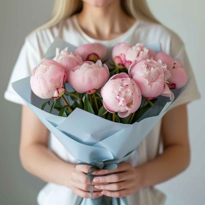 Букет 11 пионов Сара Бернар