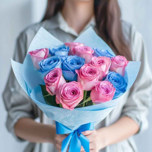 15 розово-синих роз