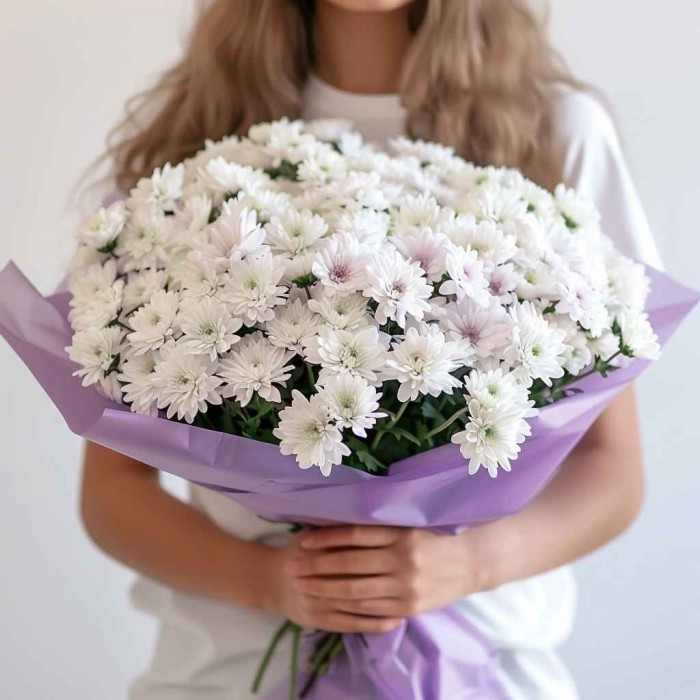 Букет 17 белых хризантем