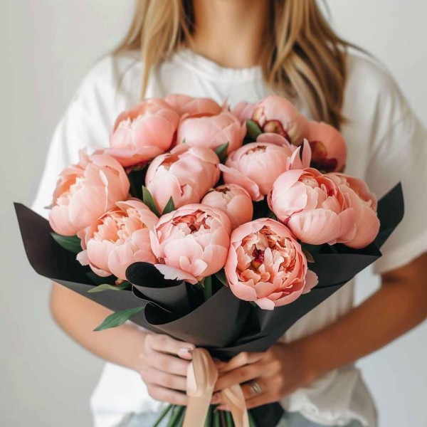 17 коралловых пионов