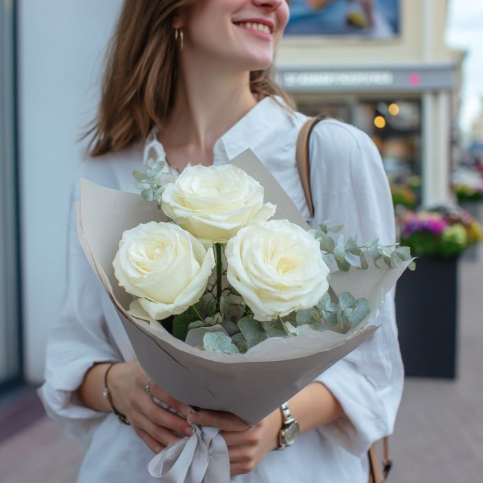 Букет 3 розы в упаковке