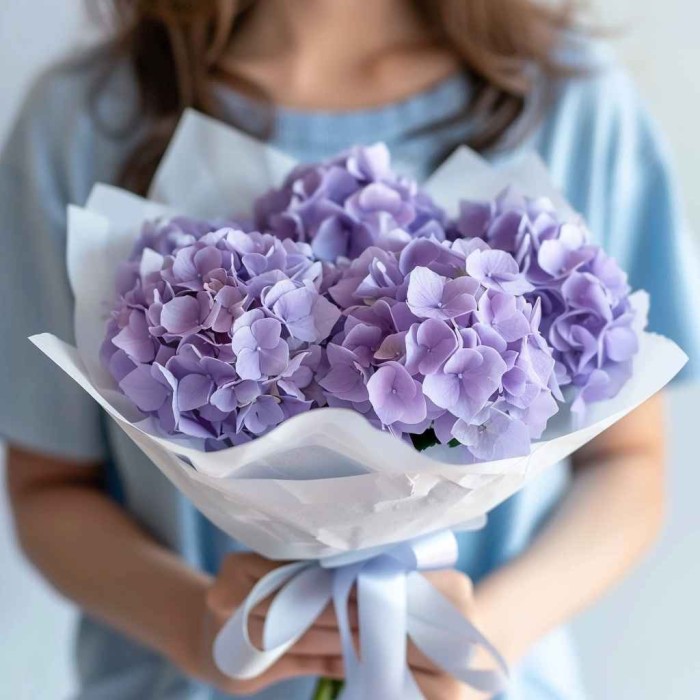 Букет 5 фиолетовых гортензий