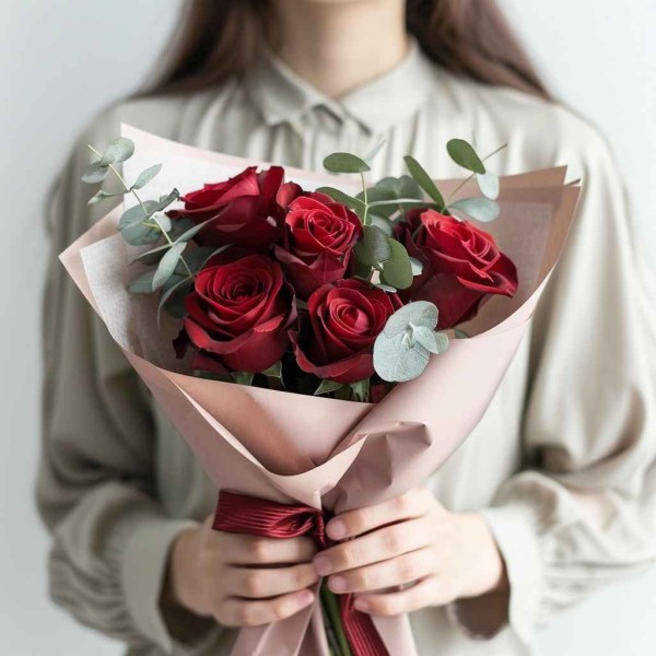 Букет из 5 красных роз 50 см