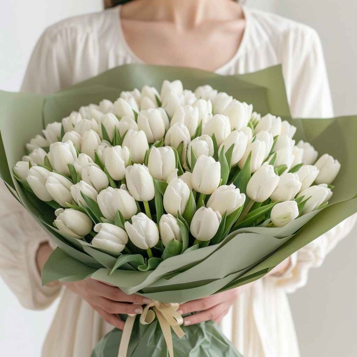 Букет 51 белый тюльпан