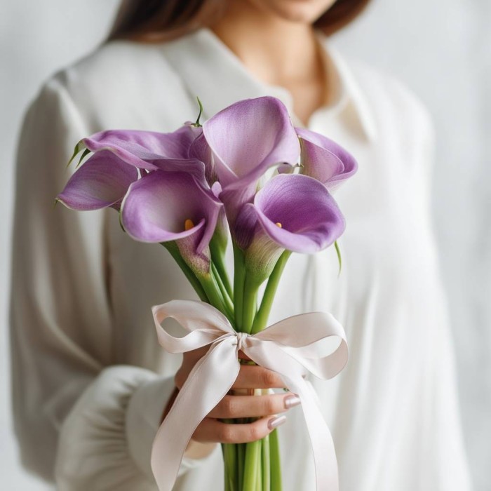 Букет 7 сиреневых калл