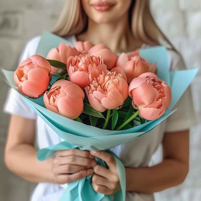 Букет 9 коралловых пионов