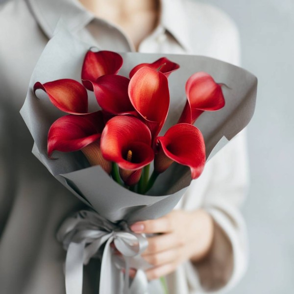 Букет 9 красных калл