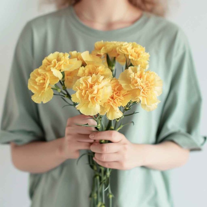 Букет 9 желтых гвоздик