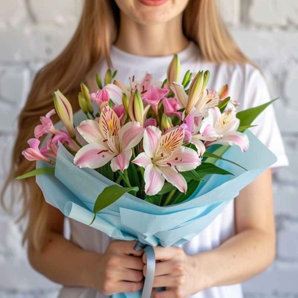 Альстромерии с лилиями
