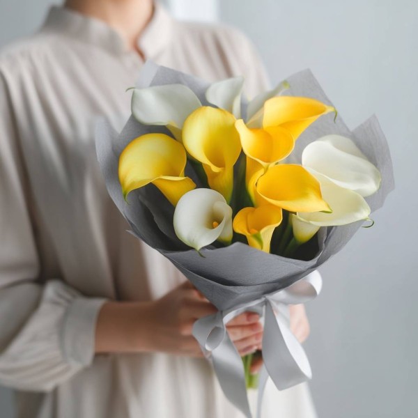 Желто-белые каллы