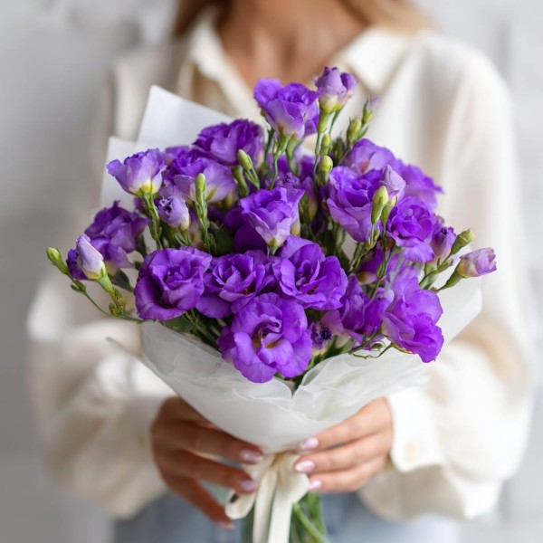 11 фиолетовых эустом