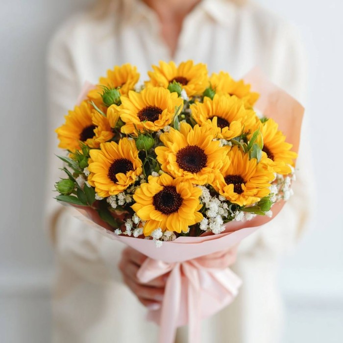 Букет 11 подсолнухов