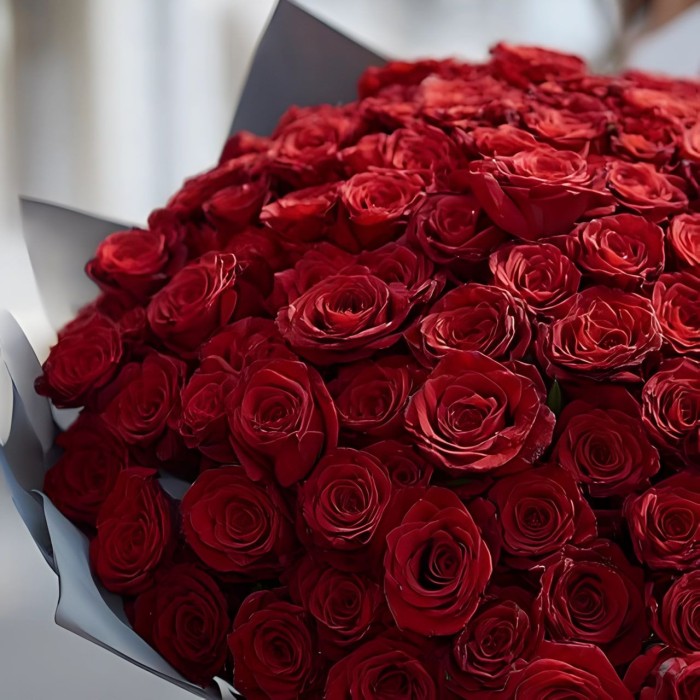 Букет 110 красных роз
