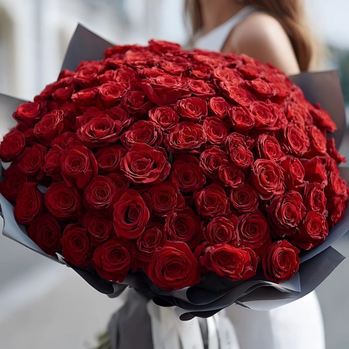 Букет 110 красных роз