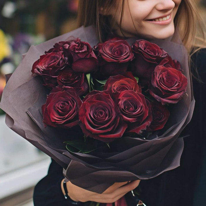 Букет 13 бордовых роз