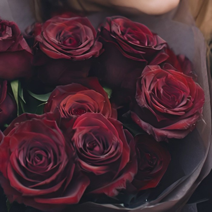 Букет 13 бордовых роз