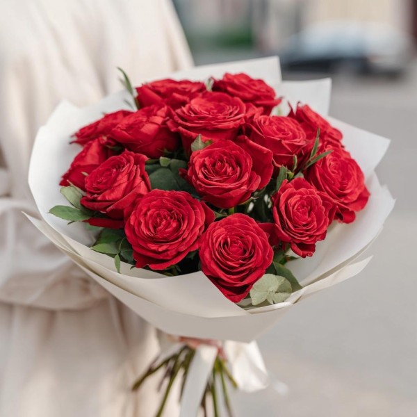 14 красных роз
