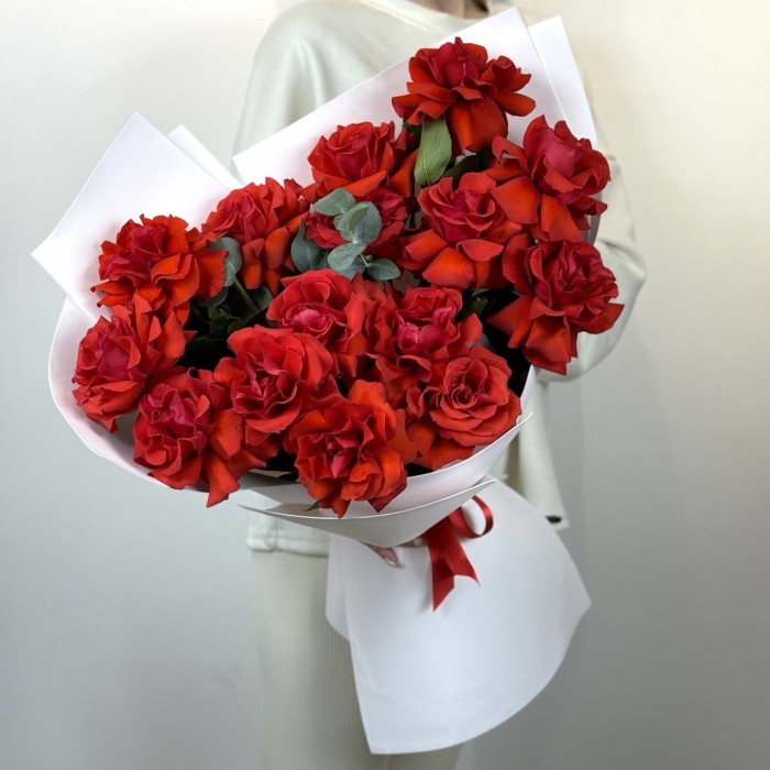 Букет 15 красных французских роз