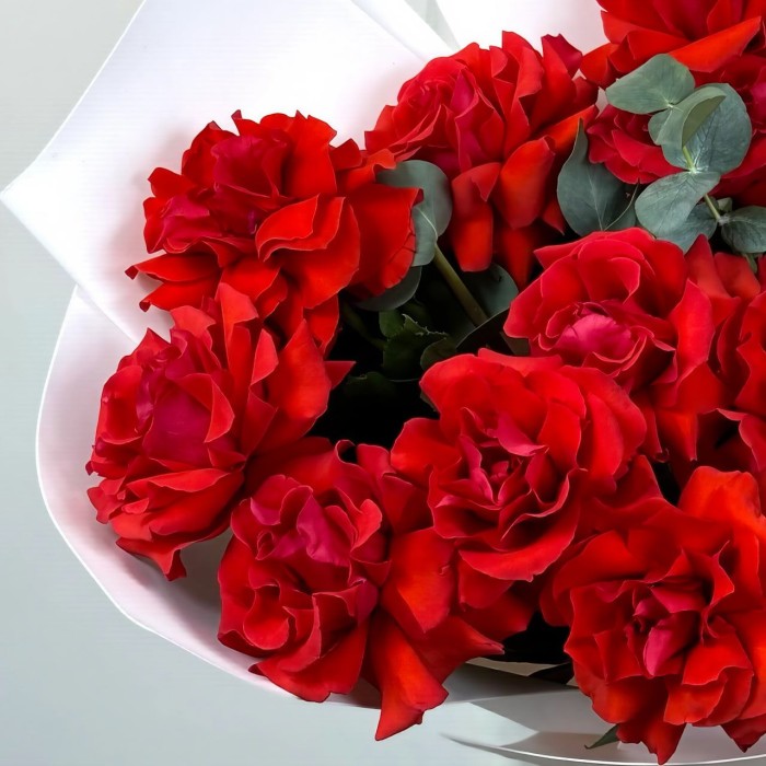 Букет 15 красных французских роз