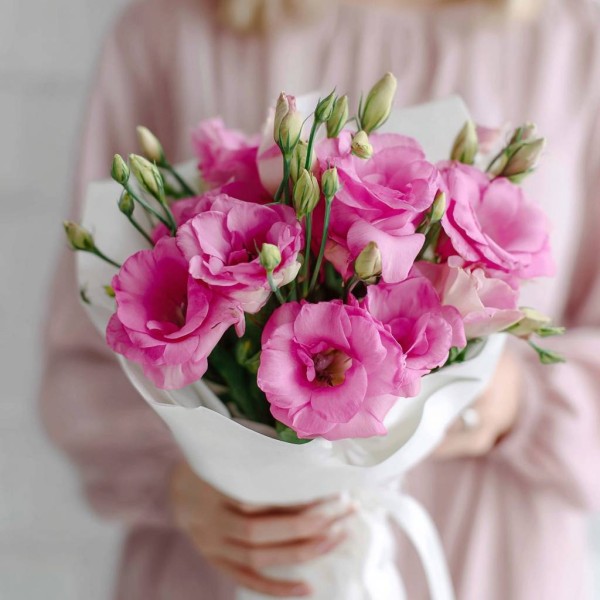 15 розовых эустом