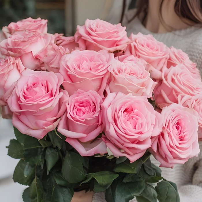 Букет 17 розовых роз 50 см