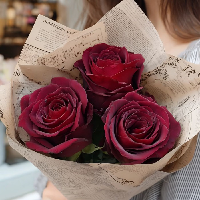 Букет 3 бордовые розы